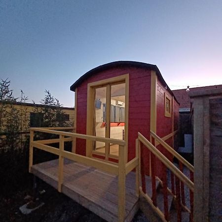 Roulotte Et Sauna De Tonton Bouvy Au Domaine Du Reuze Winnezeele Exterior foto