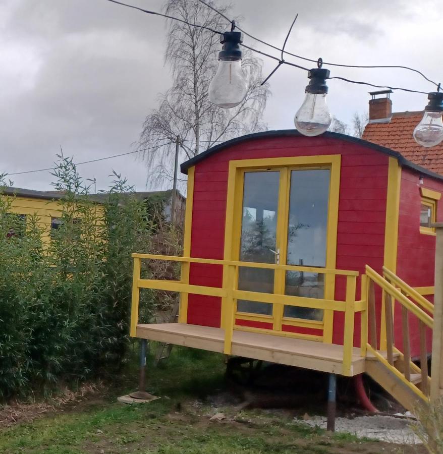 Roulotte Et Sauna De Tonton Bouvy Au Domaine Du Reuze Winnezeele Exterior foto