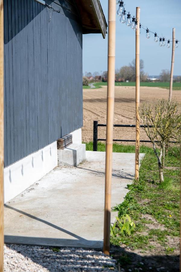 Roulotte Et Sauna De Tonton Bouvy Au Domaine Du Reuze Winnezeele Exterior foto